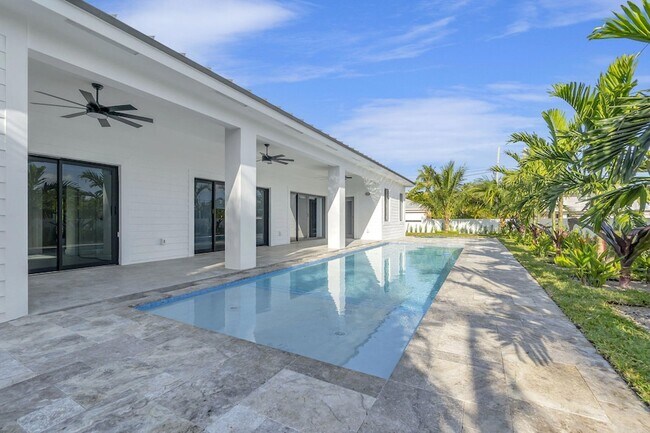 Building Photo - 129 Indies Dr S
