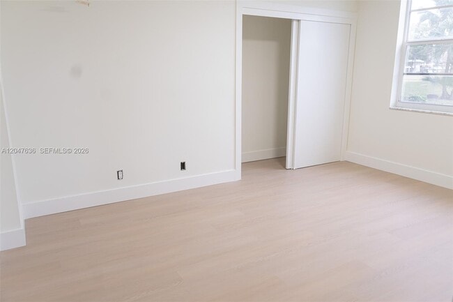 Building Photo - 3051 N Course Dr