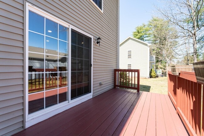 Building Photo - 4 Lowther Pl