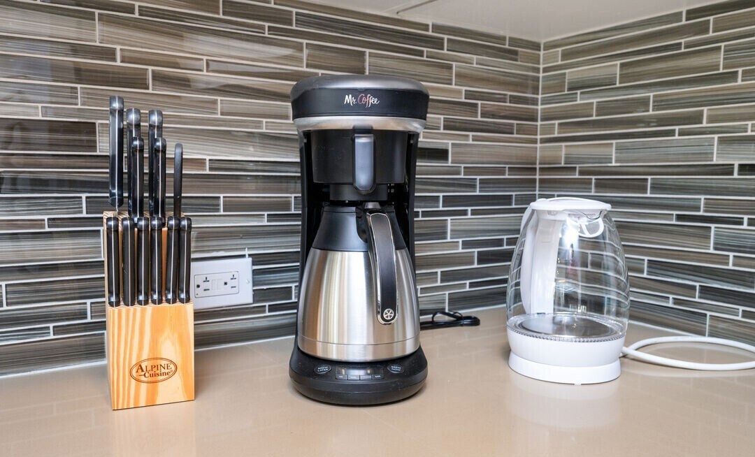 Building Photo - 1070 S Bedford St