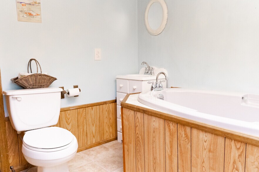 Building Photo - 4586 Debbie Ln