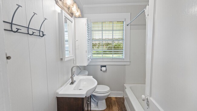 Building Photo - Charming 2-Bedroom Home in the Heart of Po...