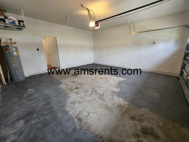 Building Photo - Delightful 3 bedroom 2.5 bath House