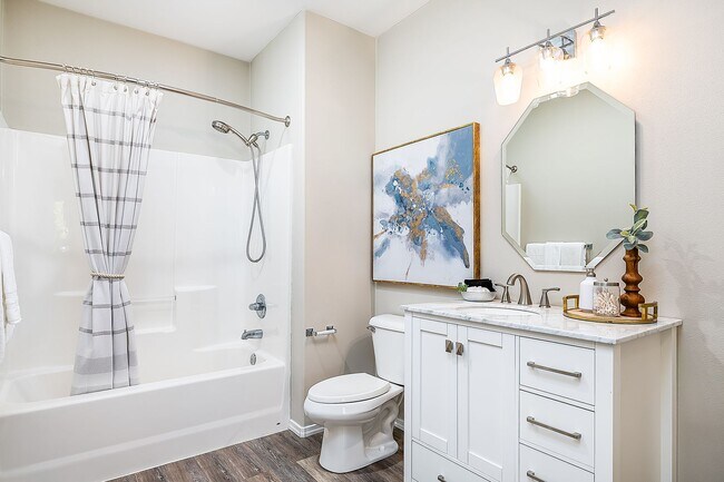 Building Photo - BOTHELL 2 BED, 2 BATH CORNER CONDO FOR REN...