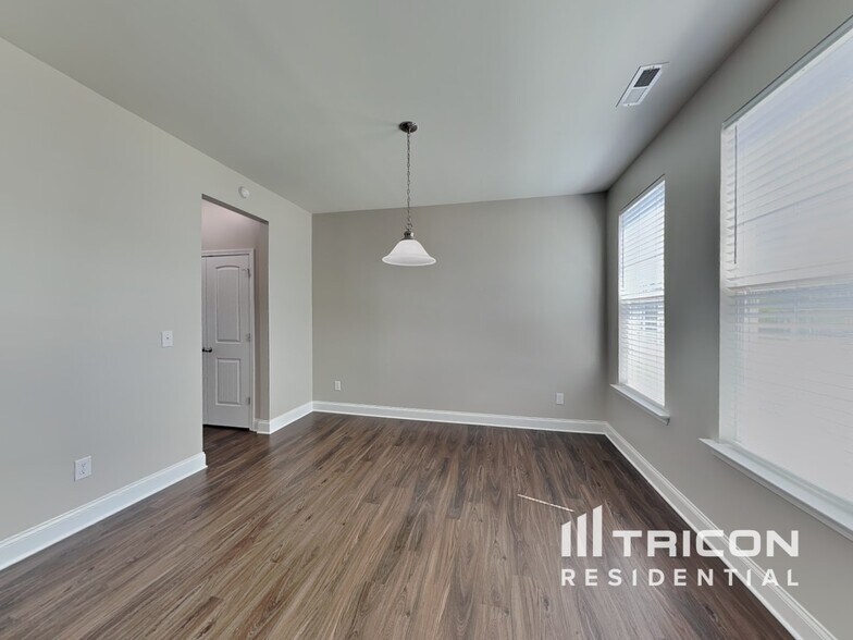 Building Photo - 140 Ashberry Ln