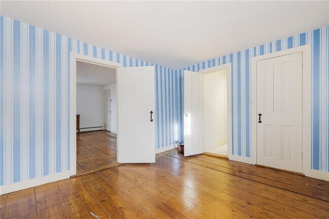 Building Photo - 73 Thames St