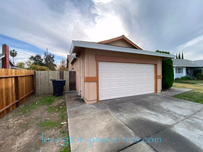 Building Photo - Charming 3BD, 1BA, Home with Modern Upgrades in Antelope, CA