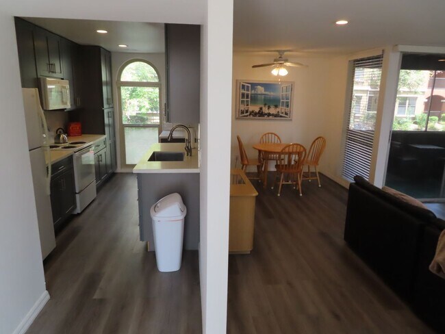 Building Photo - Partially Furnished Two Bedroom Condo in College Area