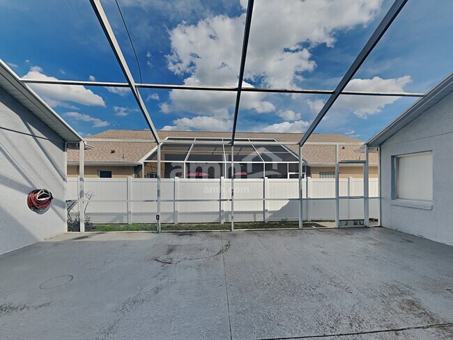 Building Photo - 1144 Jaybee Avenue