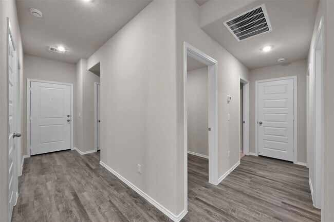 Building Photo - 257 Gallant Front Trl