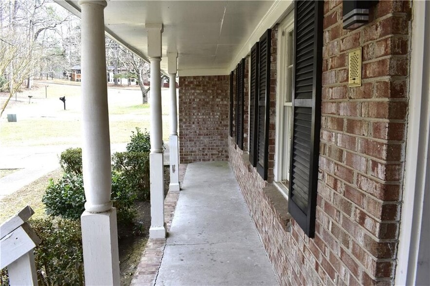 Building Photo - 2576 Peyton Woods Trail SW