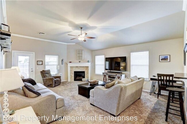 Building Photo - 3 br, 2 bath House - 17609 Red Tailed Hawk...
