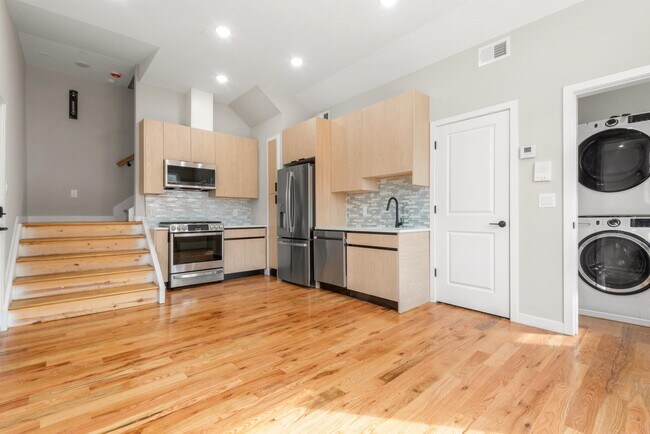 Building Photo - 108 Fleming Ave