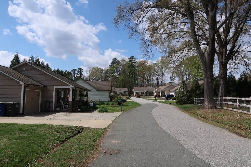 Building Photo - 210 Orch Pk Ln