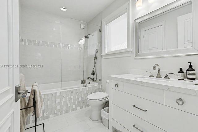 Building Photo - 2627 Castilla Isle