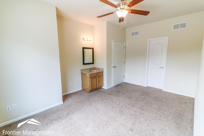 Building Photo - Fremont 4-Plex