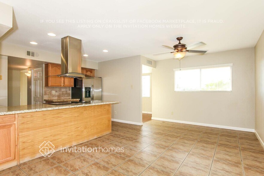 Building Photo - 14419 N 52nd Ln