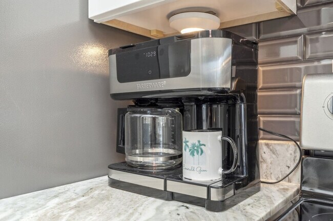 Building Photo - 775 Gulf Shore Dr