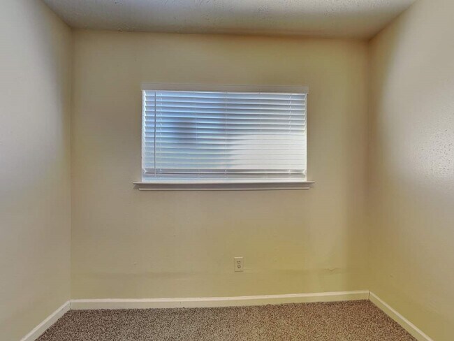 Building Photo - 9203 Rippling Fields Dr