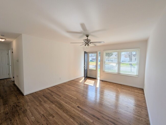 Building Photo - Stylish Santa Maria Stunner - **1/2 off First Month's Rent!!**