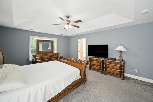 Building Photo - 301 Parkmont Way