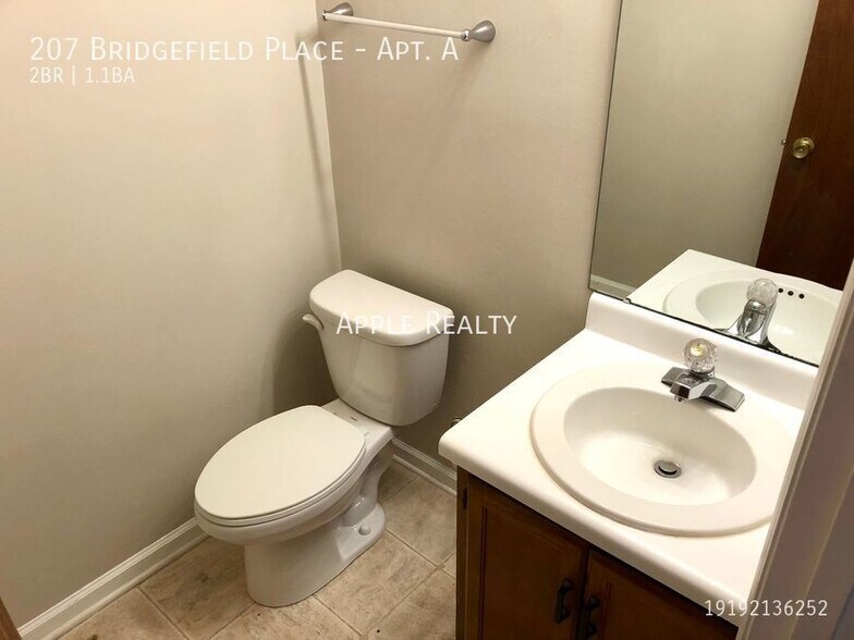 Building Photo - 207 Bridgefield Pl