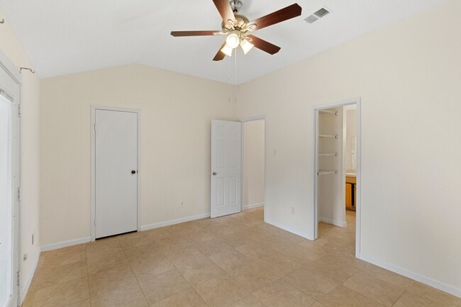 Building Photo - 5216 Beaverbrook Dr