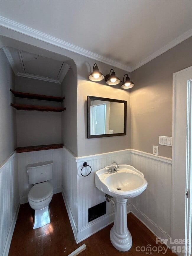 Building Photo - 1624 Club Rd