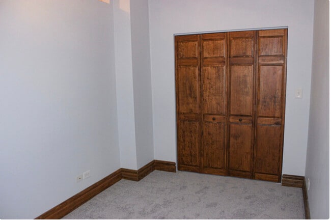 Building Photo - 1451 N Artesian Ave