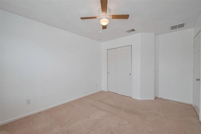 Building Photo - 23611 Plantation Pines Ln