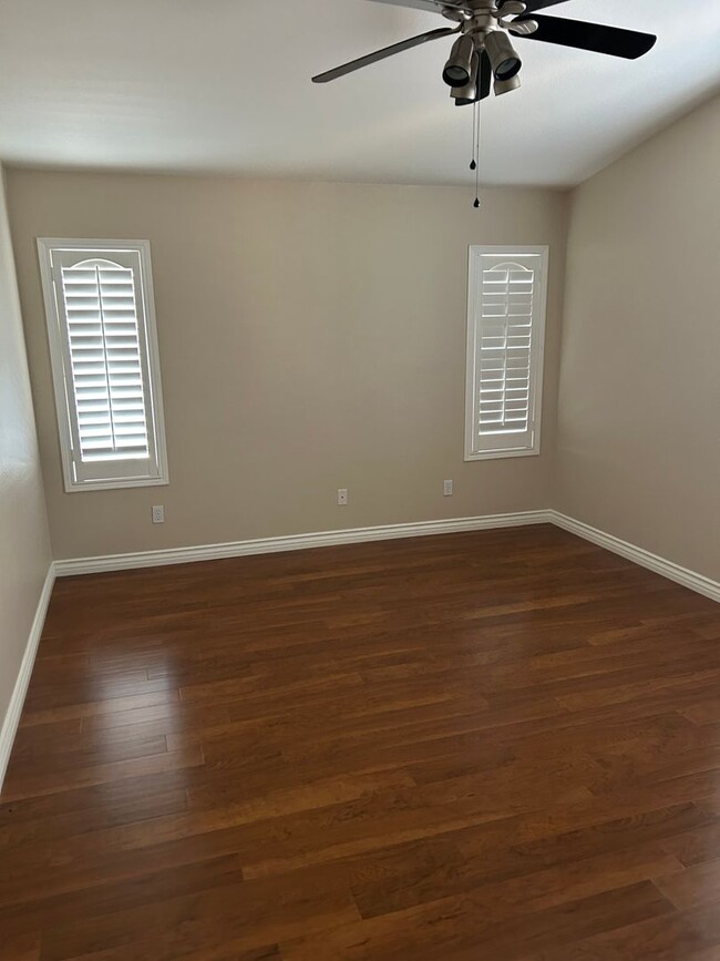 Building Photo - HUNTERS RIDGE 4 BEDROOM HOME FOR RENT- NOR...