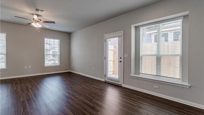 Building Photo - 9603 Grapevine Leaf Dr