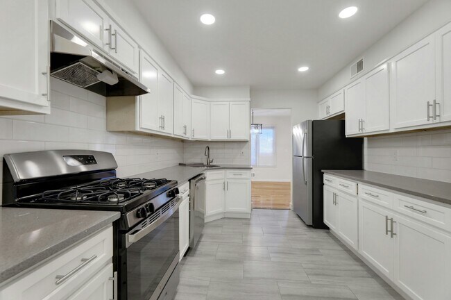 Building Photo - 35 Reagan Way