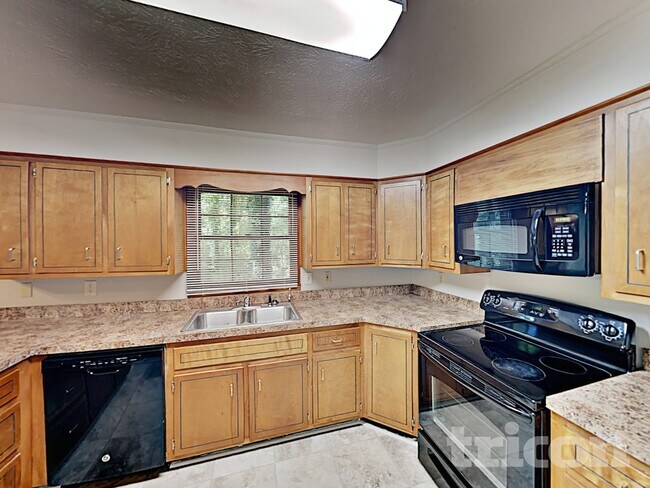 Building Photo - 1720 Ridgefield Dr