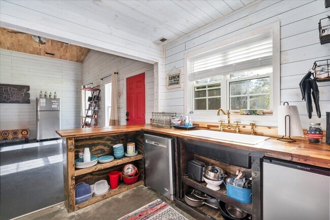 Building Photo - 2796 Camp Easter Rd