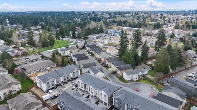 Building Photo - 16124 Cascadian Way