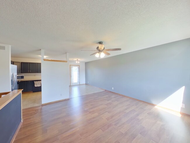 Building Photo - 804 N Longview Ct