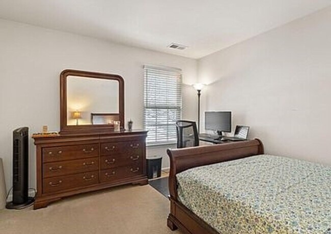 Building Photo - Gorgeous 4BR/2.5BA located in Warrington! Available NOW!