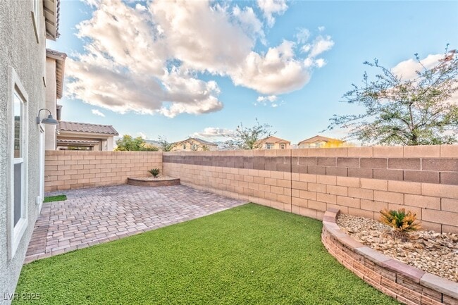 Building Photo - 9130 Cocowoods Pl