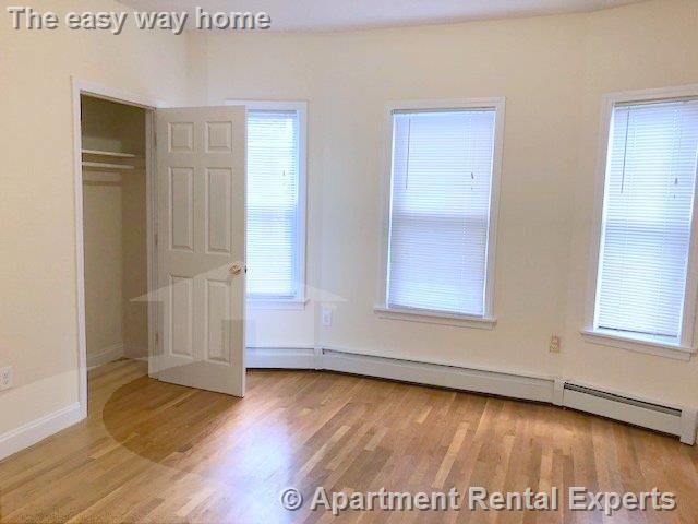 Building Photo - 389.5 Columbia St Unit #1