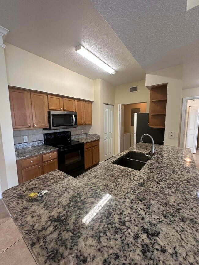 Building Photo - 9833 Baywinds Blvd