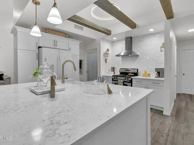 Building Photo - 5733 Saplinas Rd