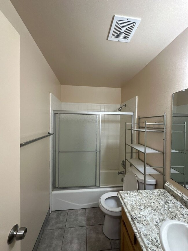 Building Photo - Milford Townhouse