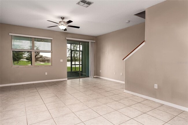 Building Photo - 724 Royal Empress Dr