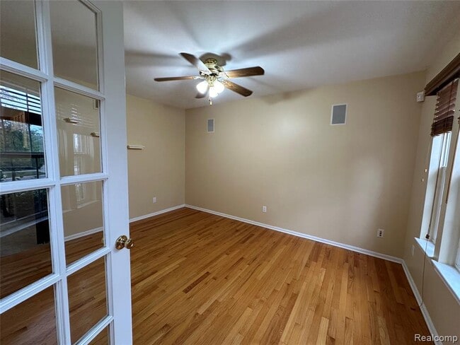 Building Photo - 4446 Sherwood Cir