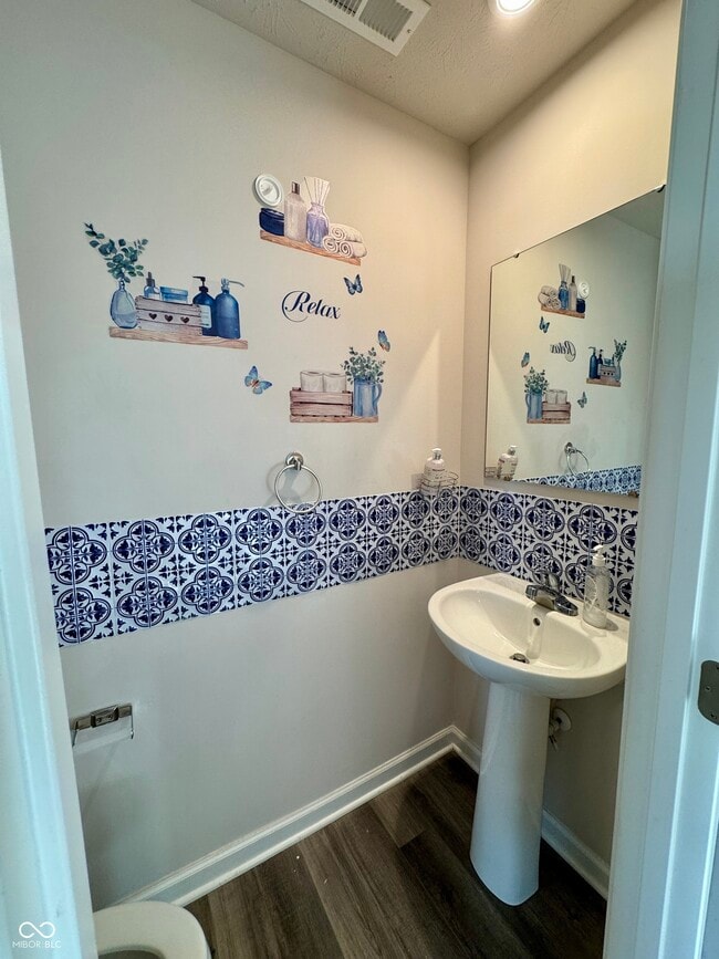 Building Photo - 830 McArthur Dr