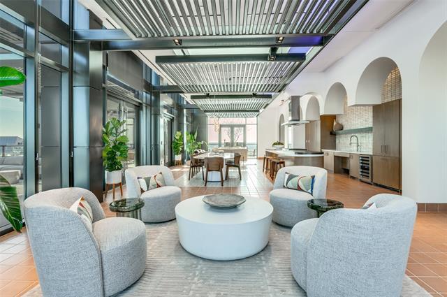 Building Photo - 3003 Maple Ave