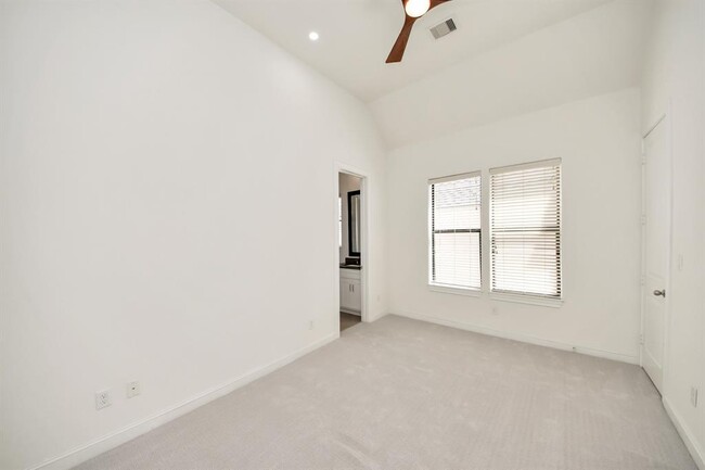Building Photo - 5809 Kiam St