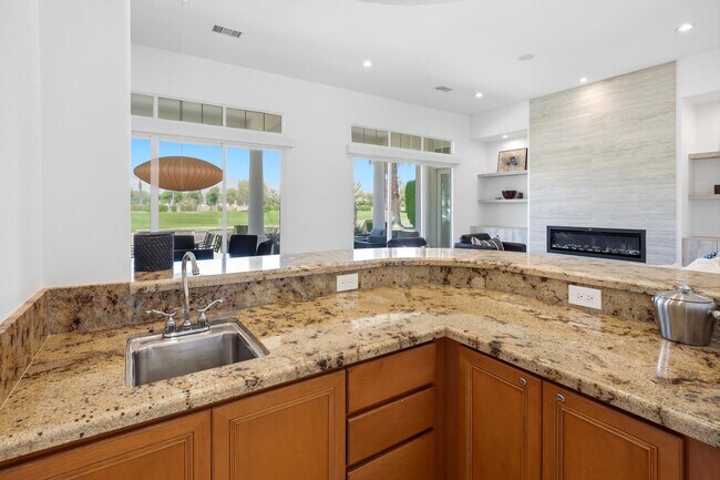 Building Photo - 51493 Marbella Ct