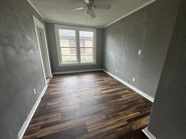 Building Photo - Gorgeous 3 bedroom Home In